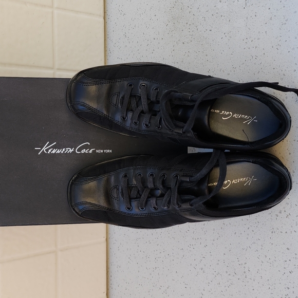 Shoes - Picture 3 of 7